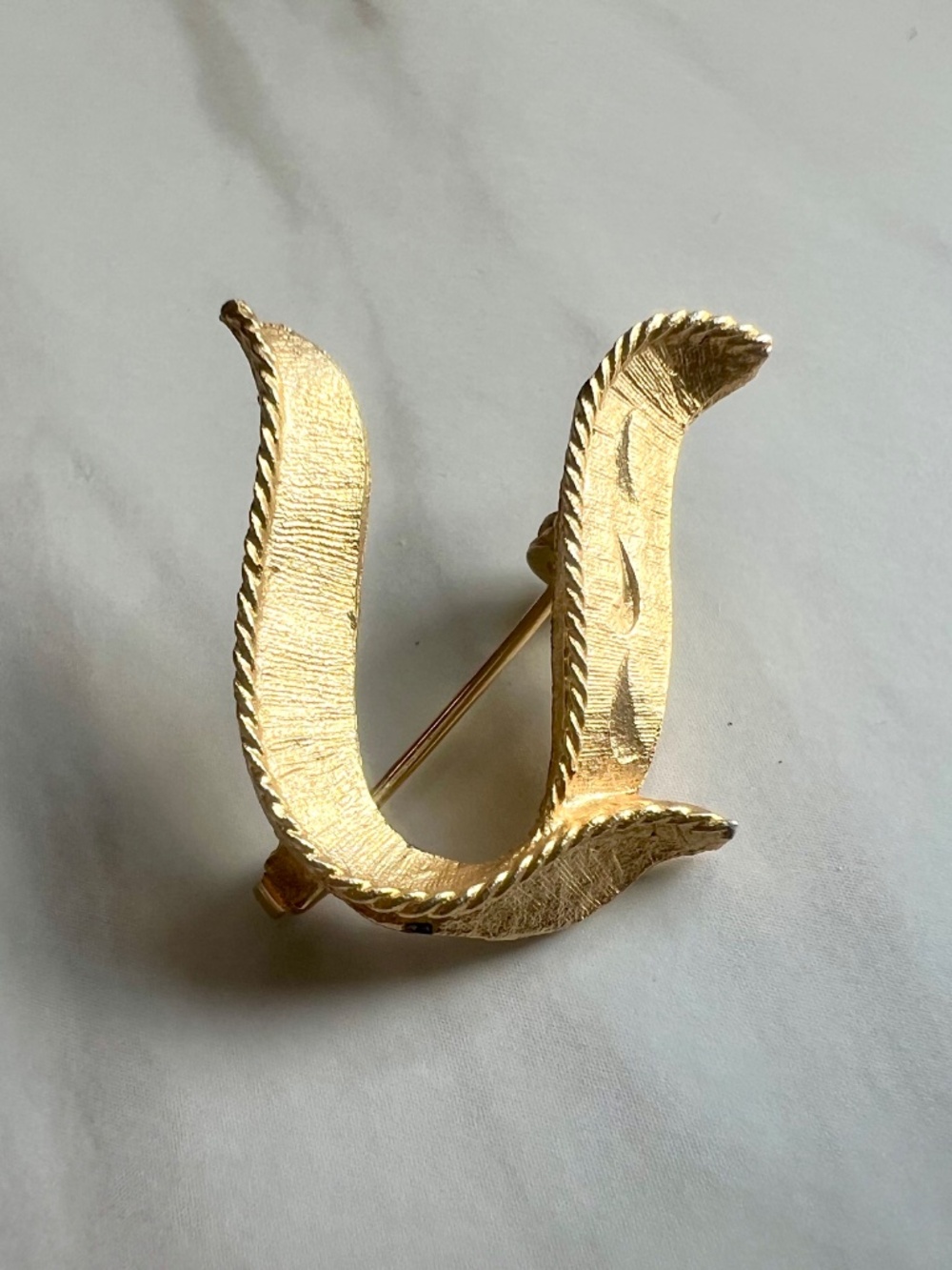 Vintage Initial U Letter Brooch Gold Tone Name Pin Collectible Jewellery